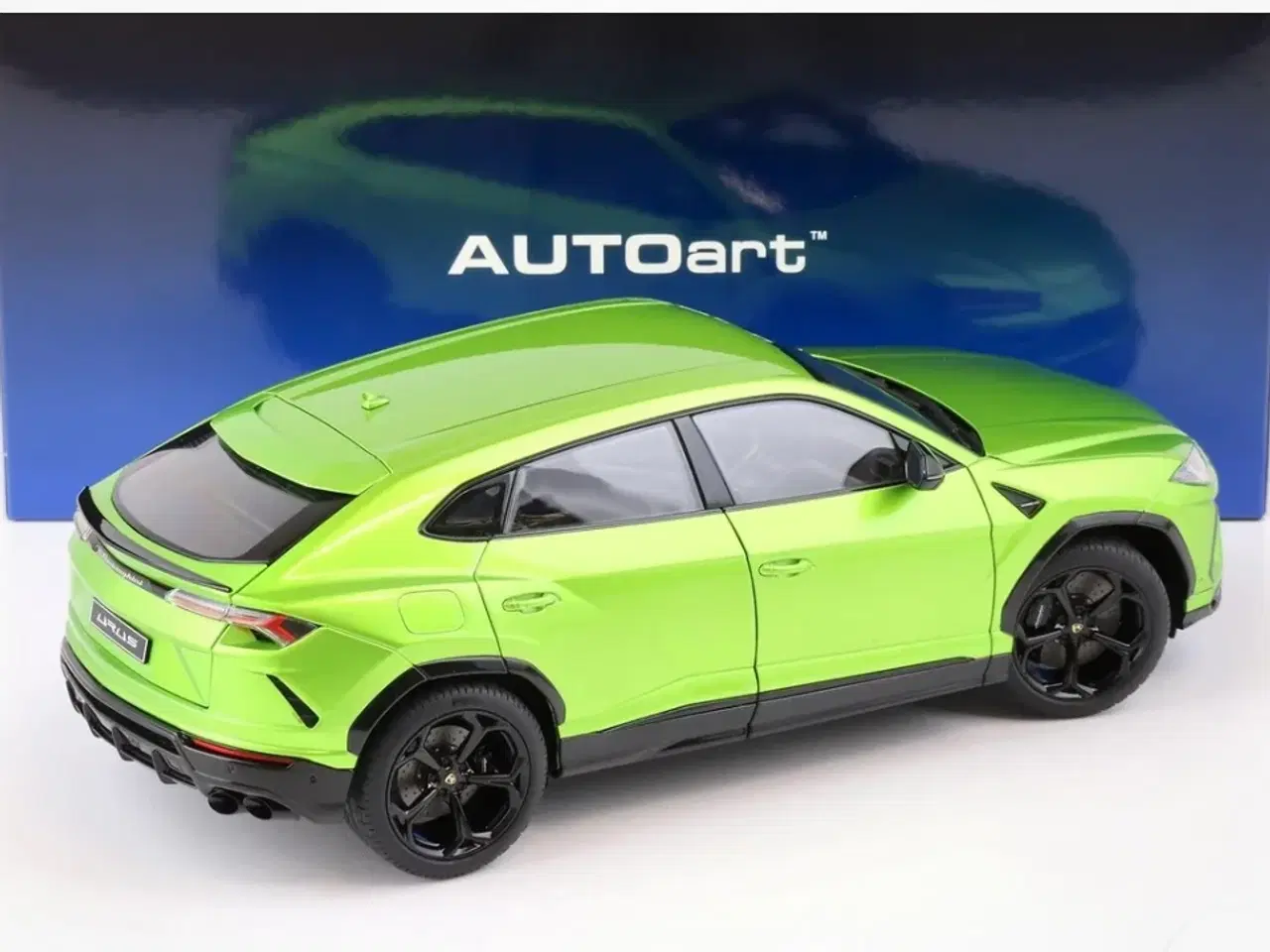 Billede 3 - 1:18 Lamborghini Urus 2018