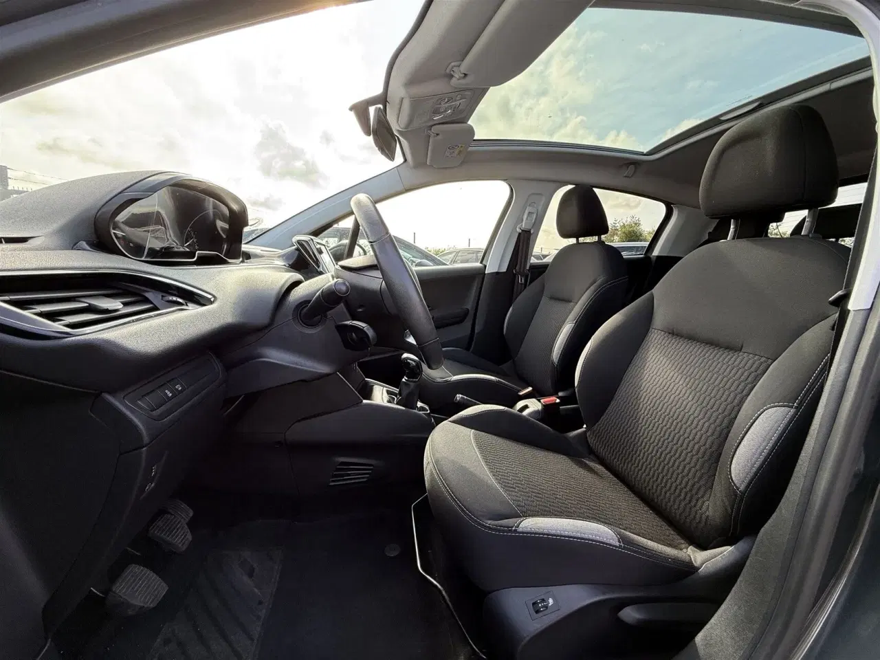 Billede 14 - Peugeot 208 1,6 BlueHDi Envy 100HK 5d