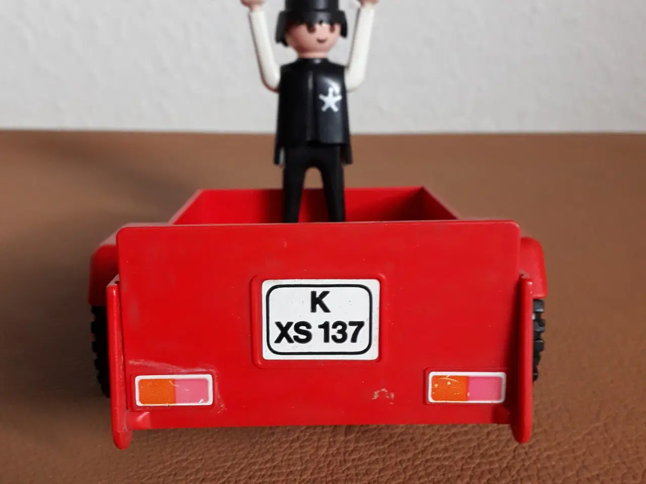 Billede 9 - Legetøjstraktor med Trailer