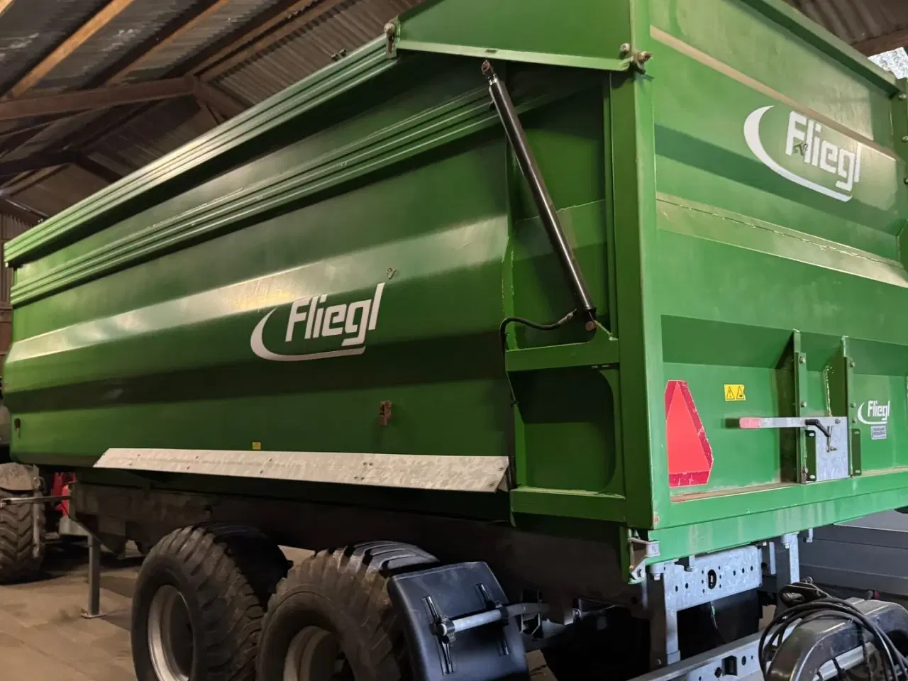 Billede 1 - Fliegl På vej ind