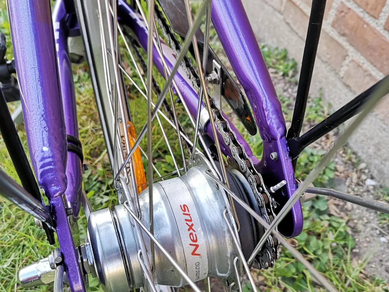 Billede 6 - Velholdt kildemoes pigecykel , 24" , 38 cm, 7 gear