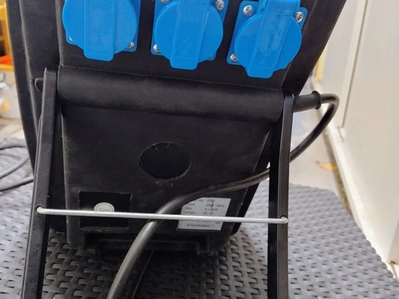 Billede 2 - Würth arbejdslampe - ny med 3 stik bagpå