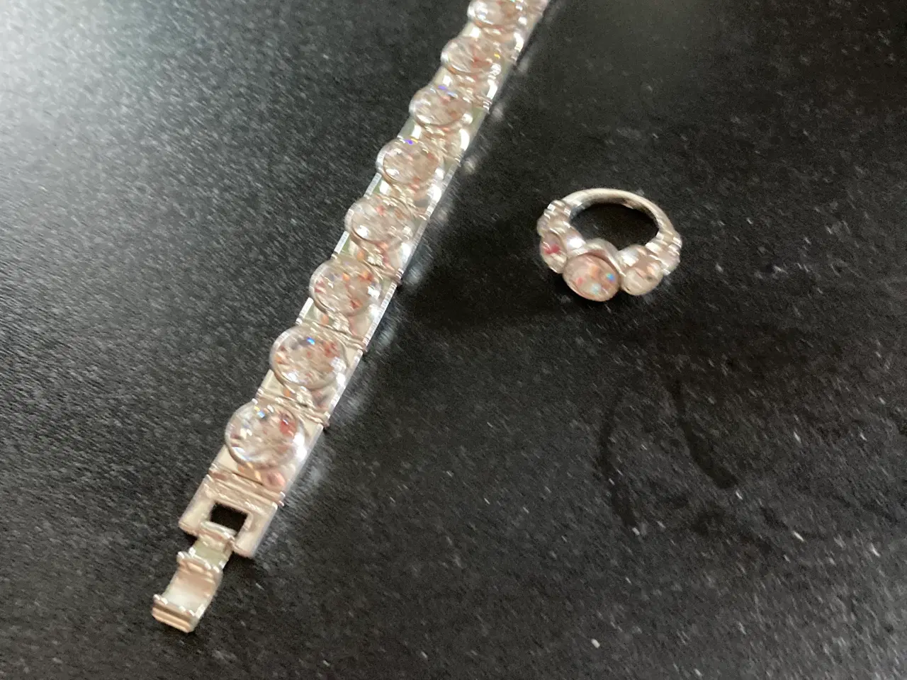 Billede 1 - Flot Dyrberg/Kern armbånd med tilhørende ring.