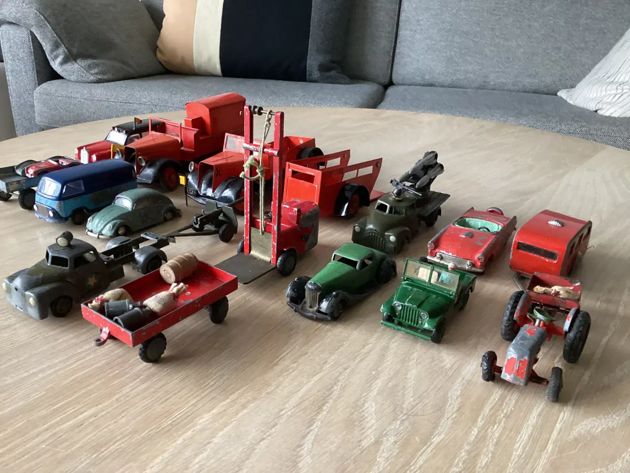 Billede 2 - Gl. Tekno Biler