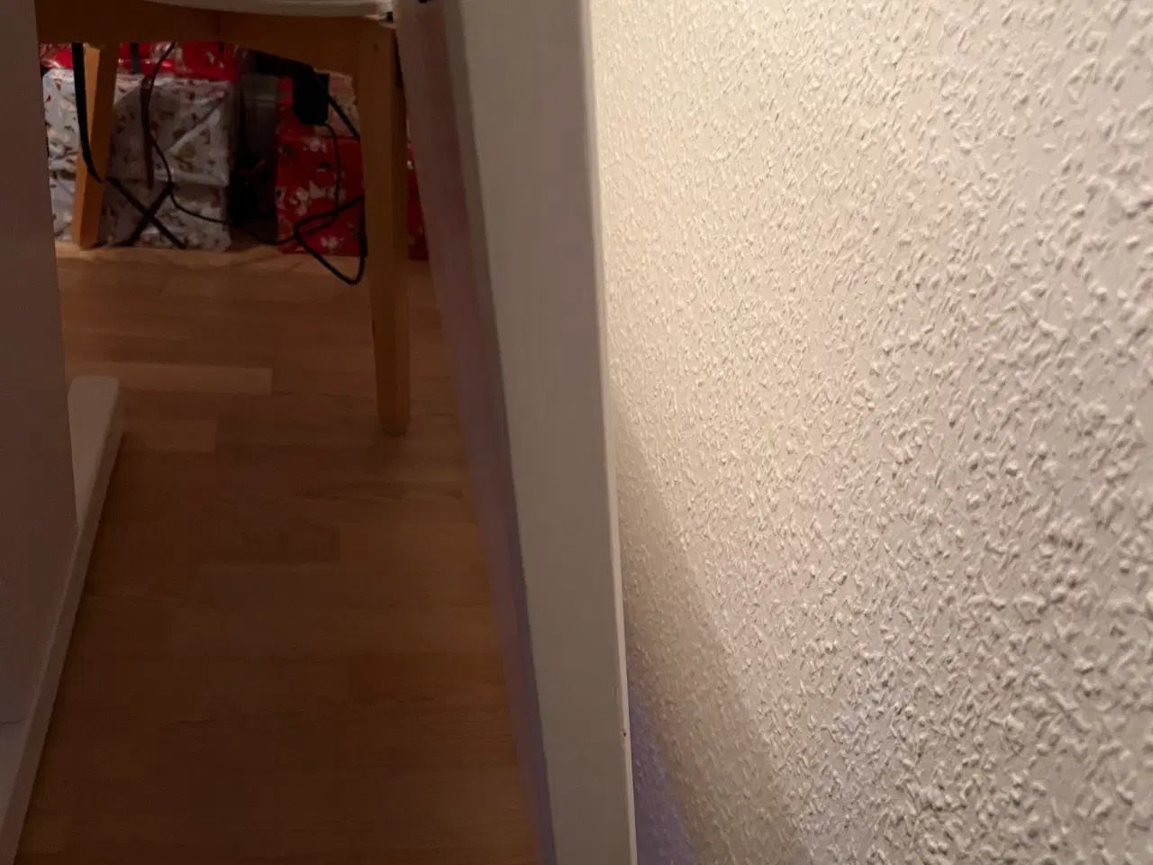 Billede 3 - Spisebord massiv træ