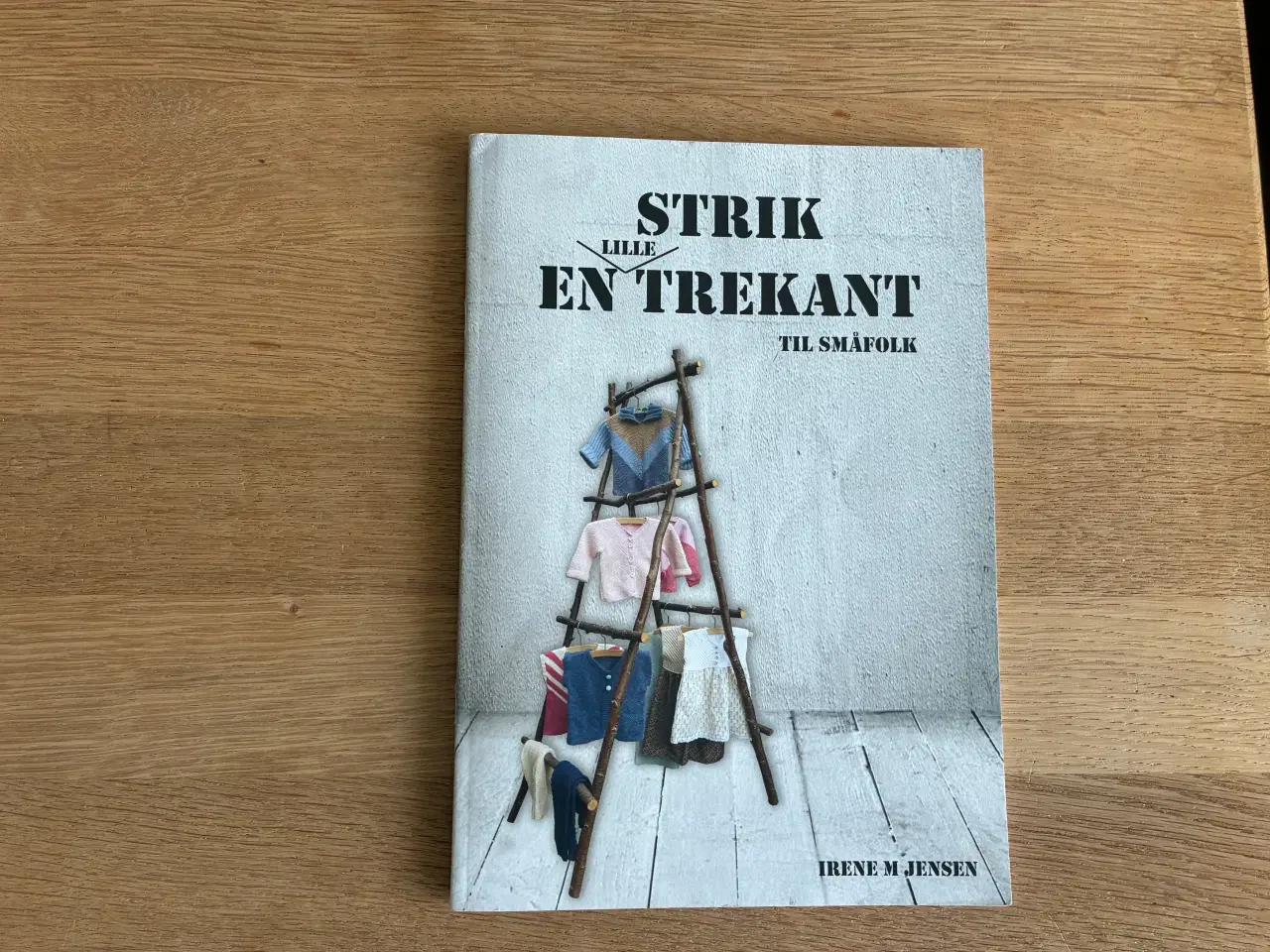 Billede 1 - Strik En lille Trekant  Til småfolk