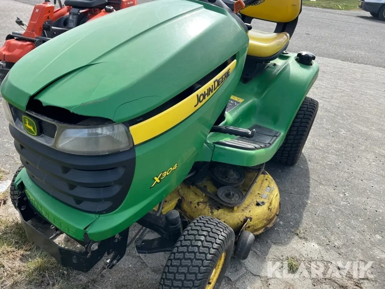 Billede 11 - Græsslåmaskine John Deere X304