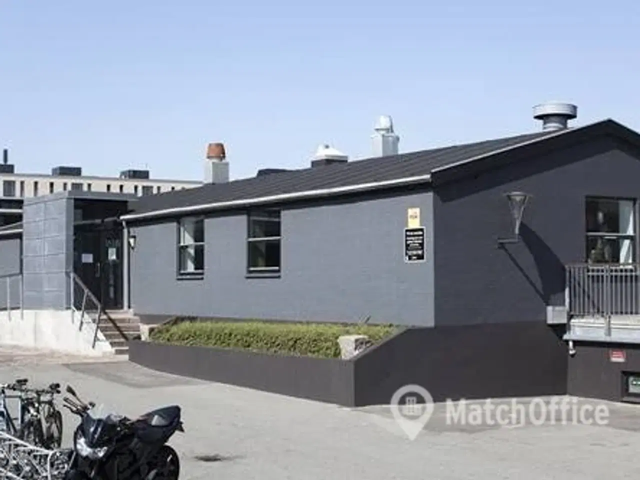 Billede 1 - Hyggeligt kontor med mulighed for parkering lige ved indgangen