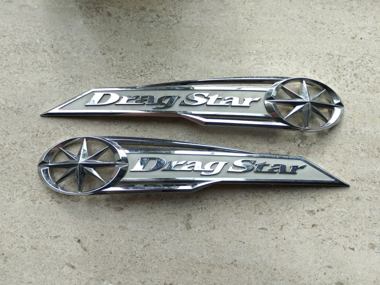 Billede 1 - 2 Tank emblemer til Yamaha Drag star
