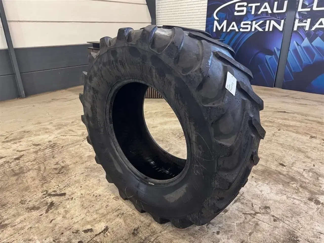 Billede 1 - Michelin 540/65R28