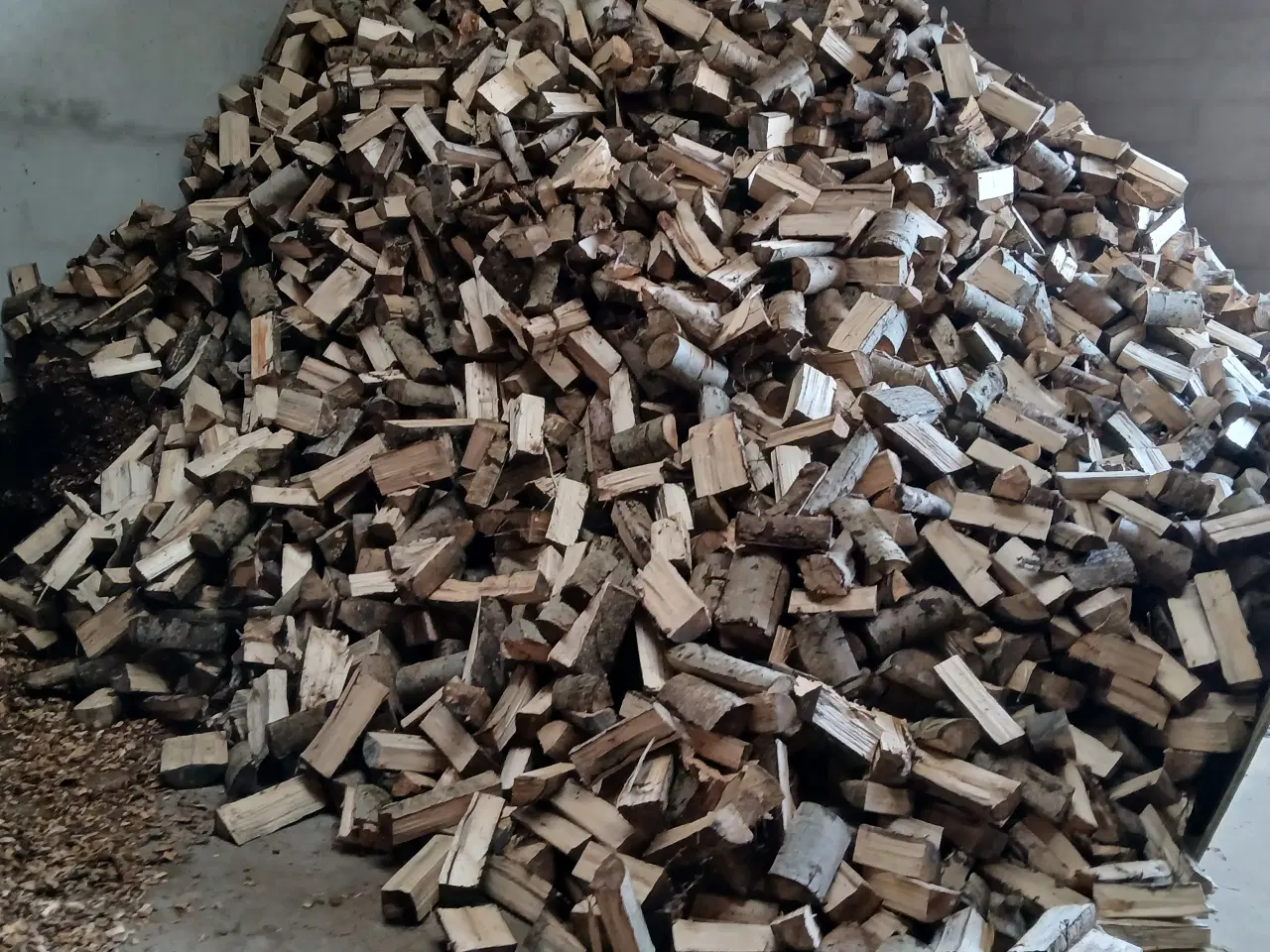 Billede 2 - Tørt løvtræ klar til fyrring