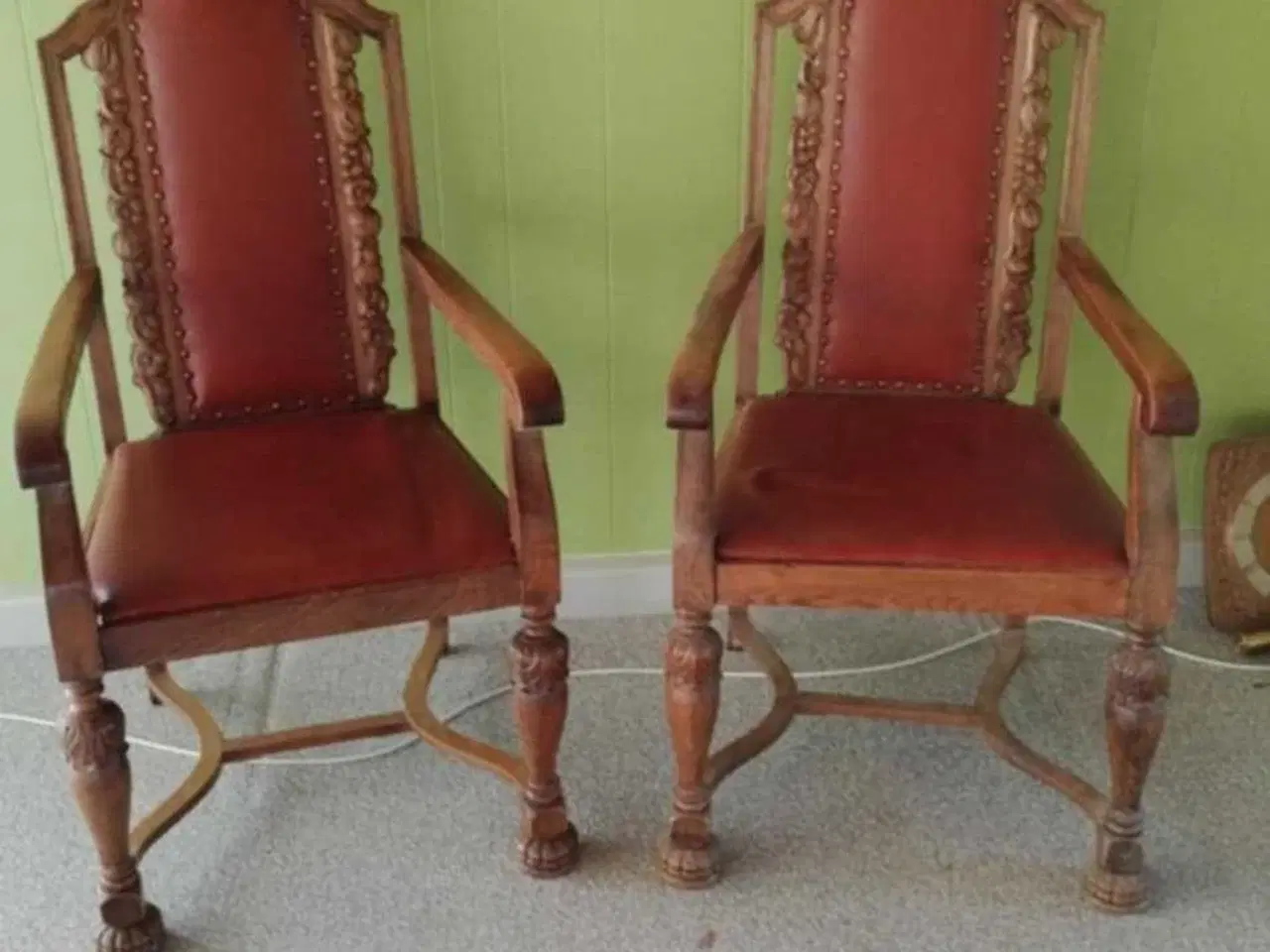 Billede 2 - Egetræ med rødt læder 