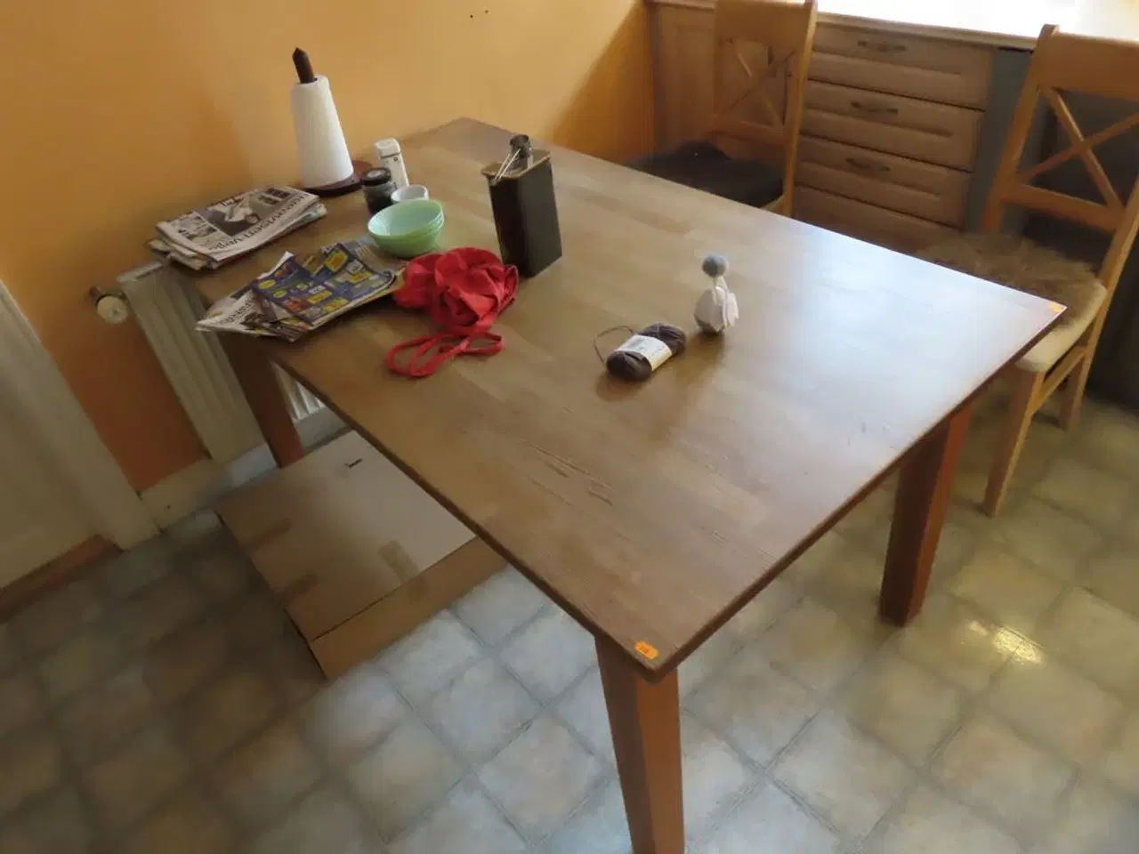 Billede 1 - Spisebord i masskivt egetræ