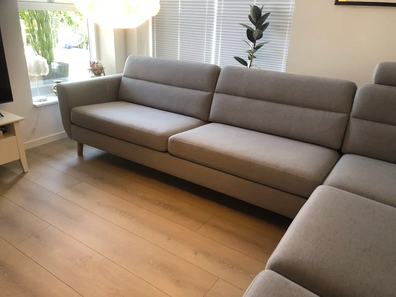 Billede 3 - Hjørnesofa , stor og med slidstærkt stof, som ny
