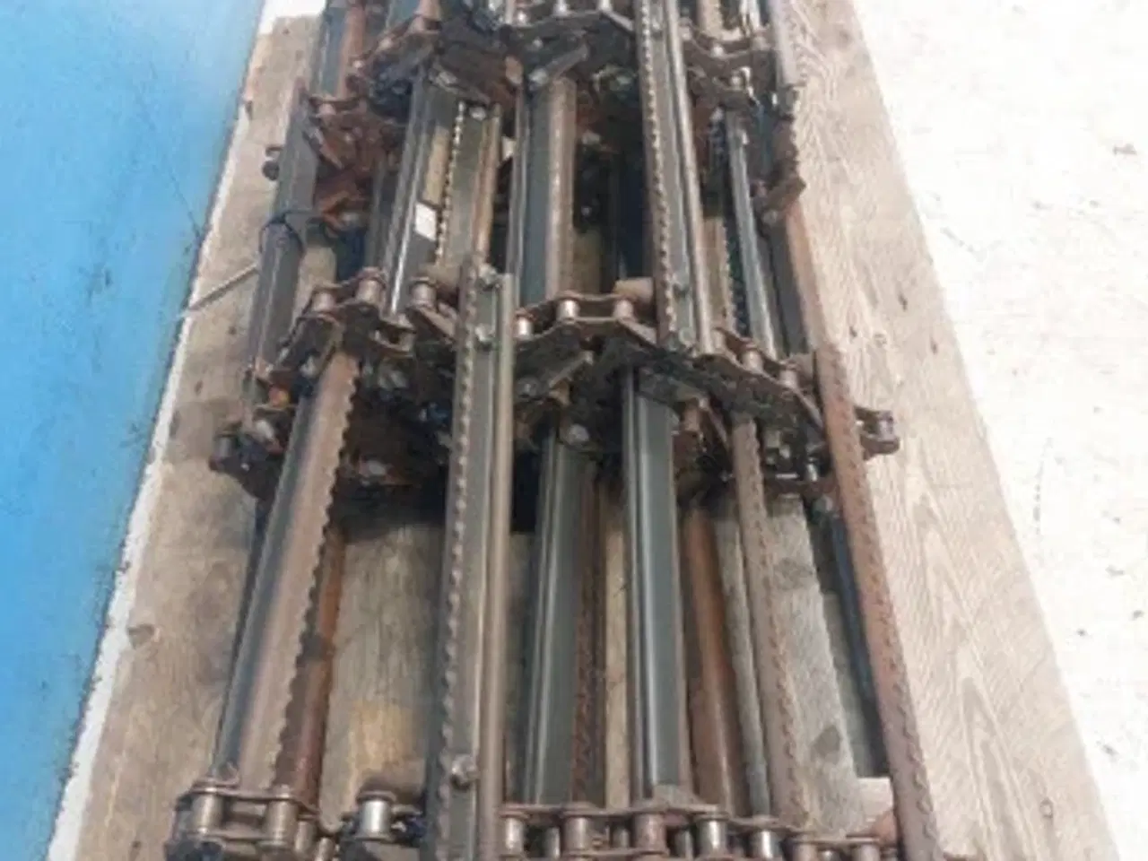 Billede 18 - New Holland CR10.90 Løftekæde 48103500