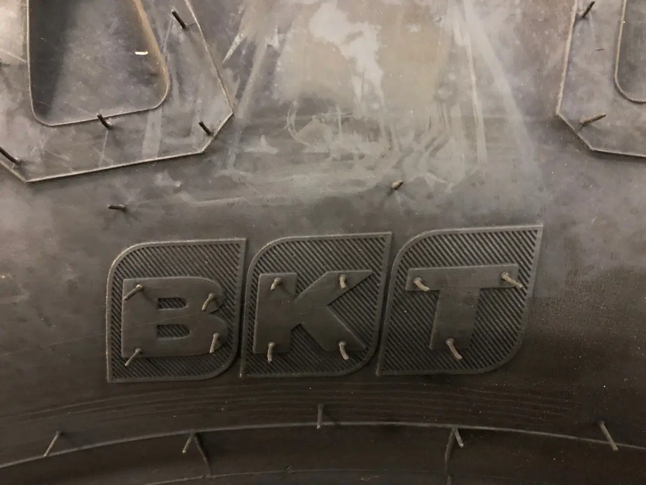 Billede 2 - BKT 12,4x28 TR-135 - 2.155,- + moms