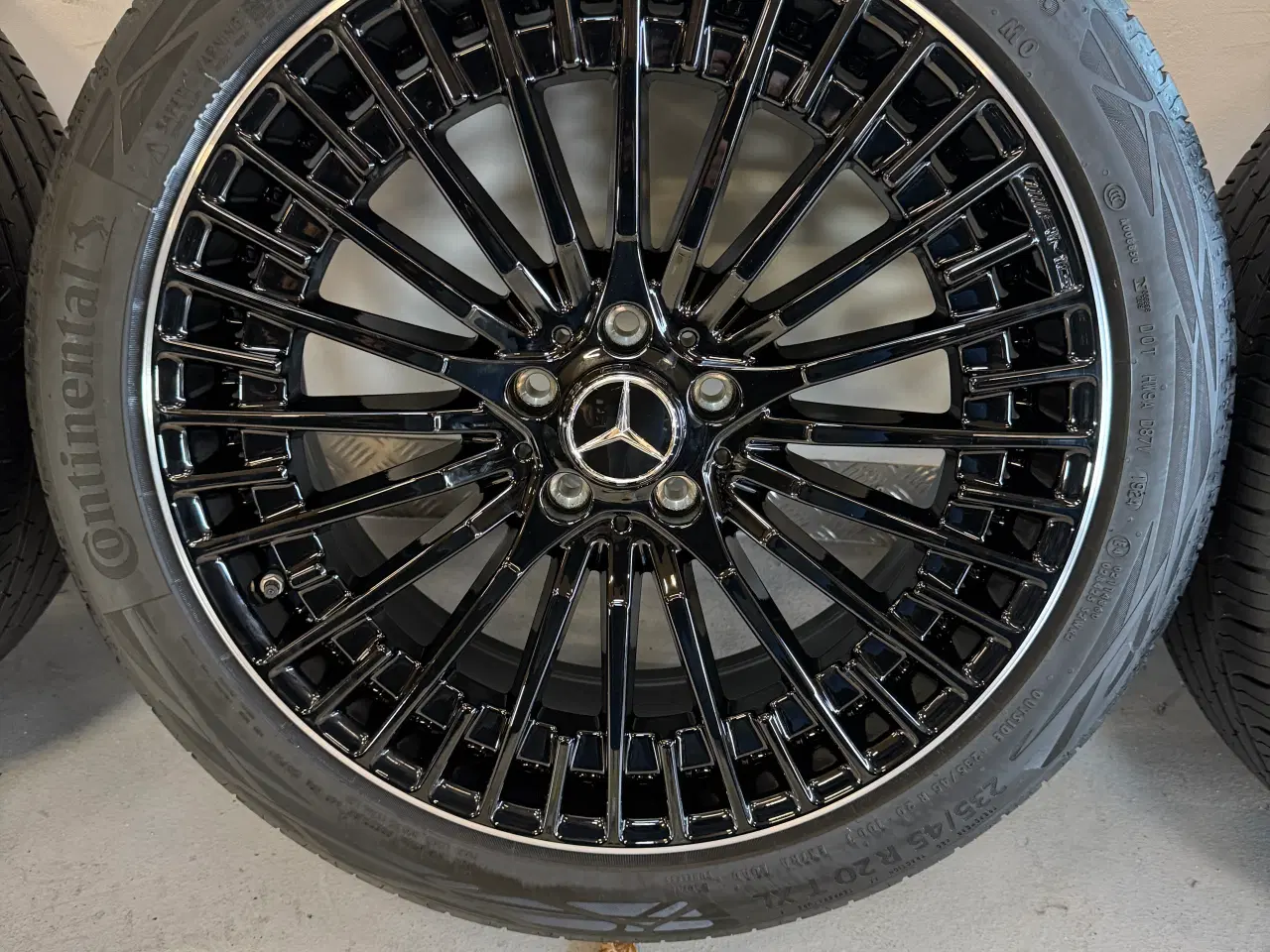 Billede 3 - Nye originale 20” amg alufælge med Continental Dæk