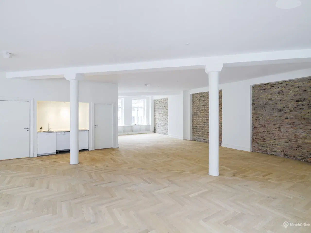 Billede 3 - Indbydende kontorer i stilsikre rammer