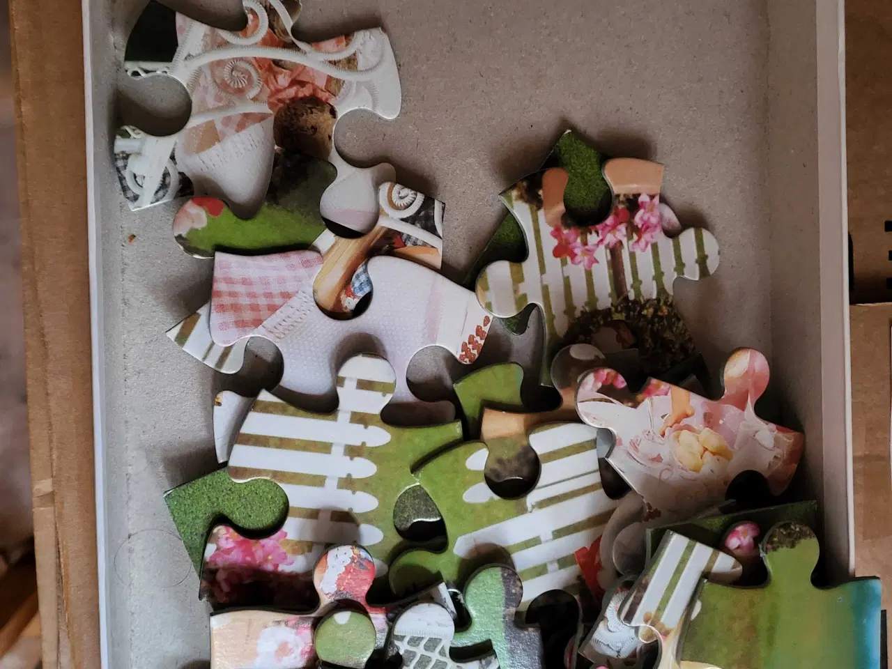 Billede 4 - Barbie puslespil 35 brikker