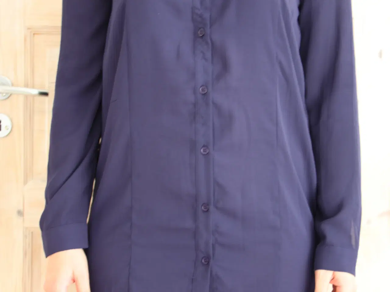 Billede 2 - Seduce kongeblå skjortekjole