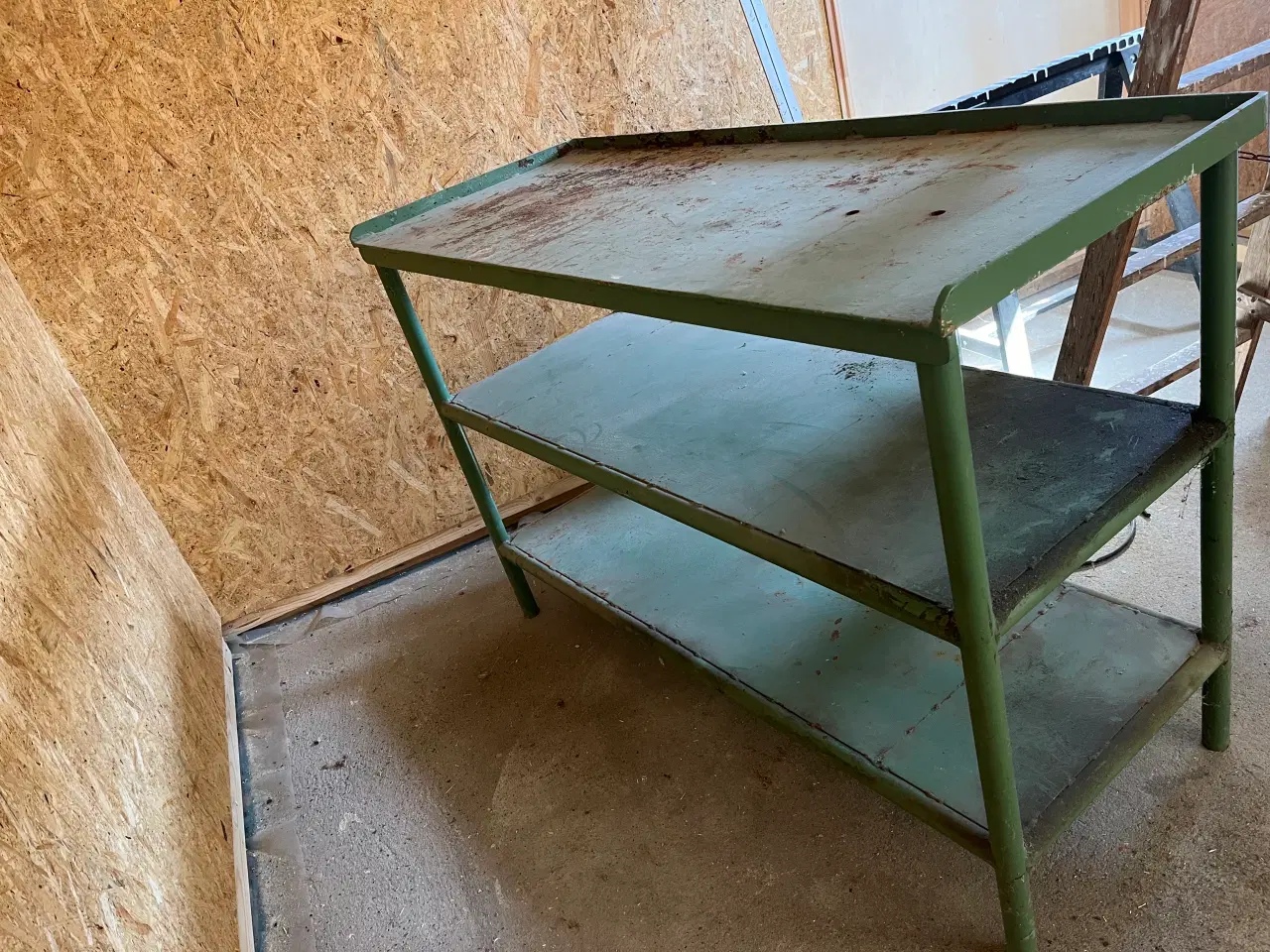 Billede 1 - Smedejerns reol solid