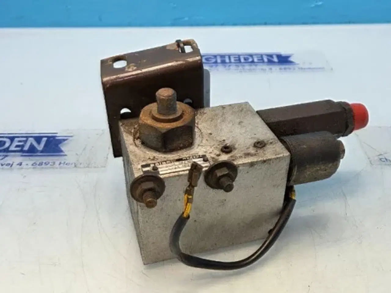 Billede 5 - Dronningborg D7500 Hydraulikventil 45110038