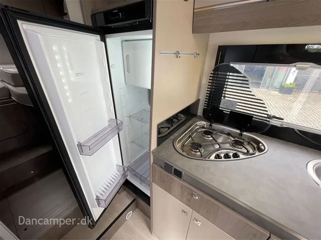 Billede 12 - 2020 - Chausson Titanium 767   Netop hjemkommet UNDER KLARGØRING Enkeltsenge, Smart-Lounge indretning, 170Hk Ford, AUT.