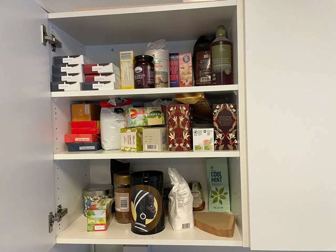 Billede 6 - Tøm skabene