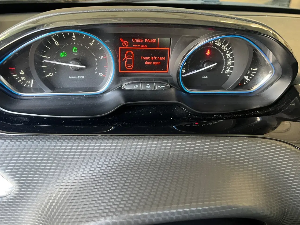 Billede 16 - Peugeot 2008 1,6 BlueHDi 100 Allure Sky