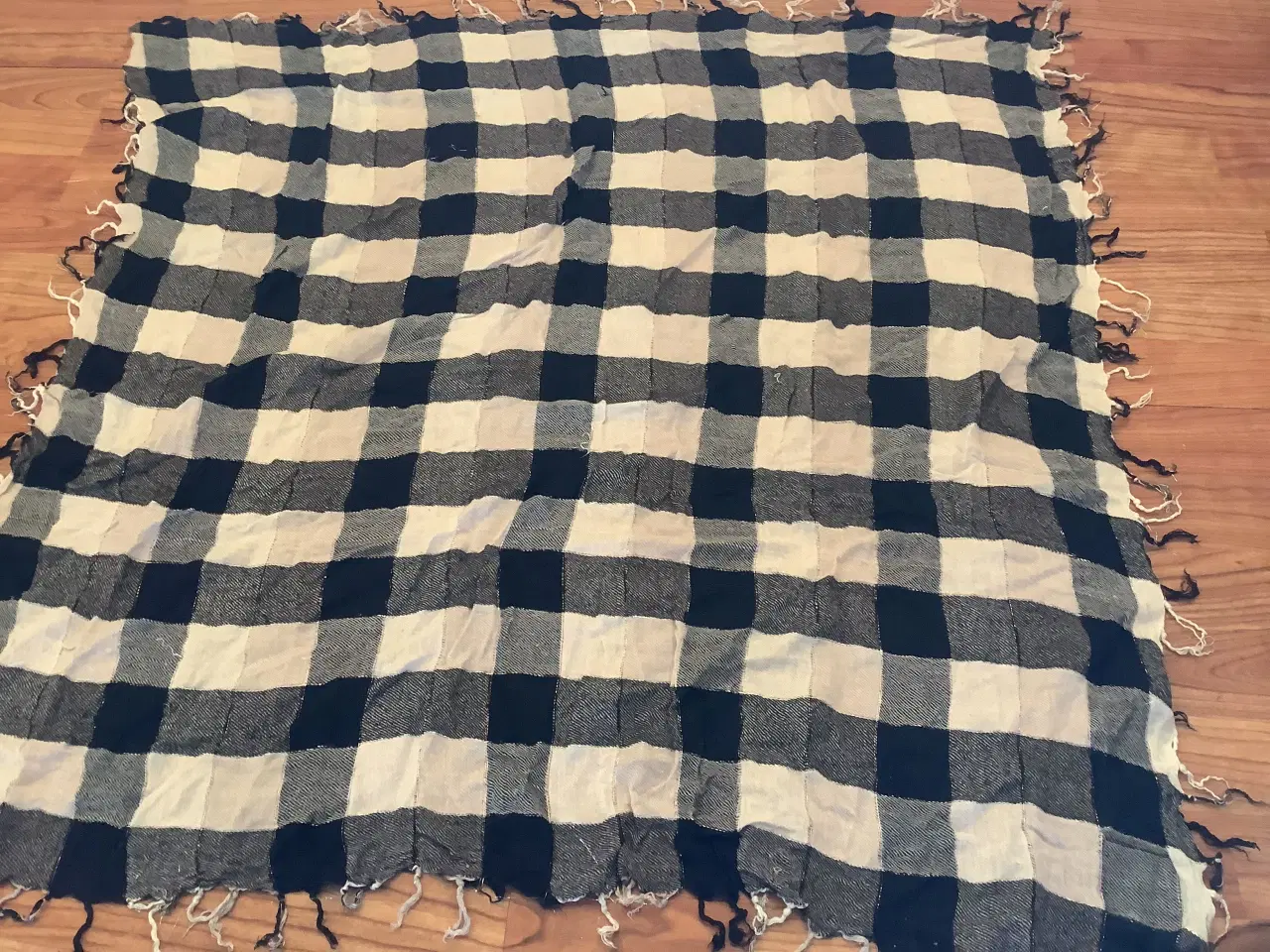 Billede 4 - Helt nyt Erfurt tørklæde 102X102 cm