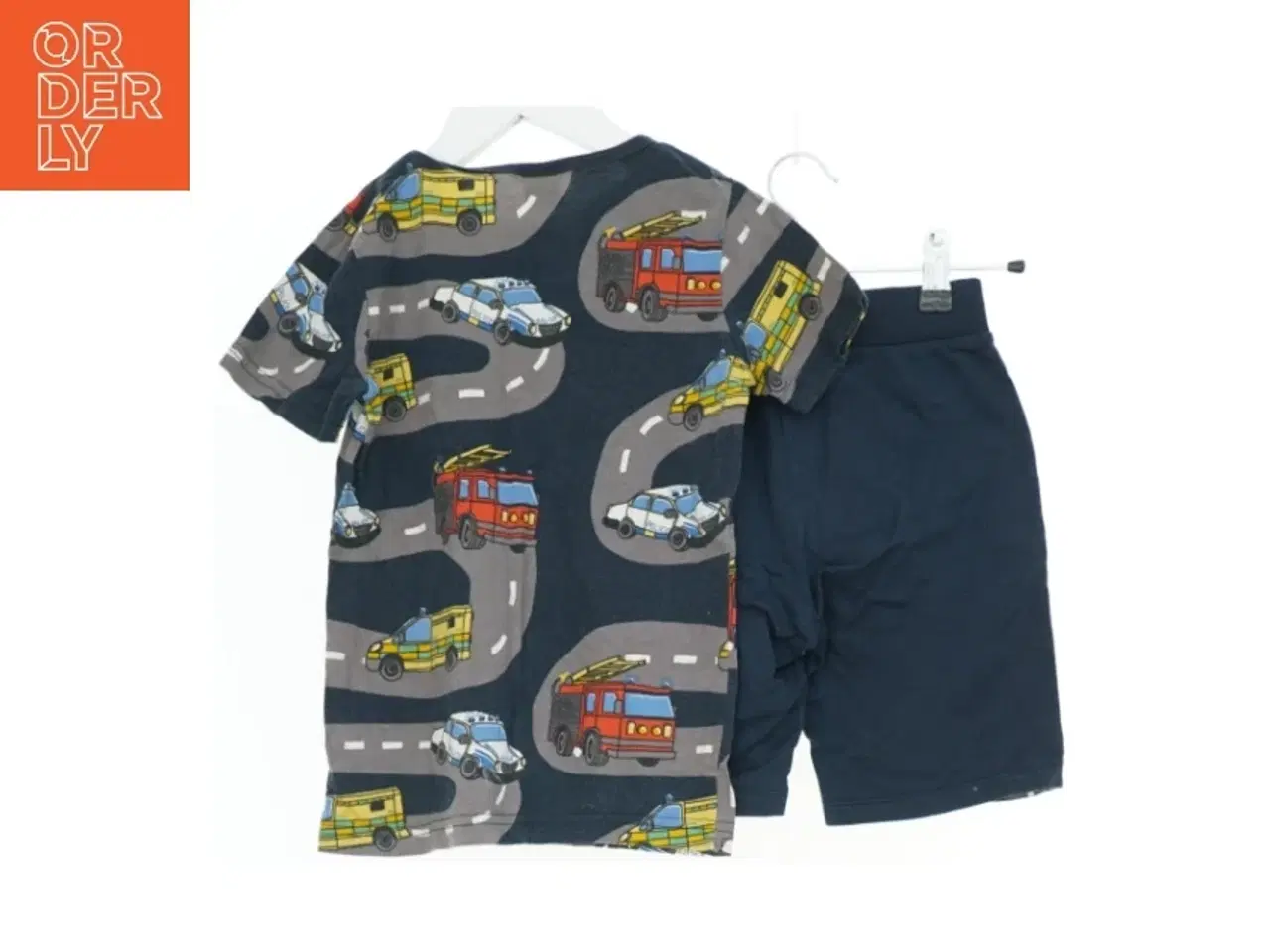 Billede 2 - Børnesæt med bilprint fra Lindex (str. 116)