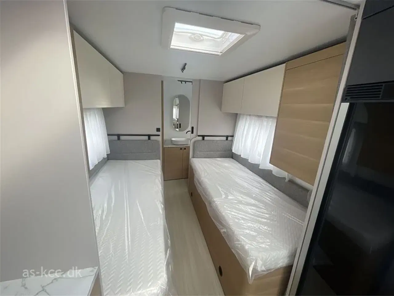 Billede 6 - 2026 - Adria Adora 572 UT   Adria Adora 572 UT Årg, 2026 4 sovepladser, 5 siddepladser