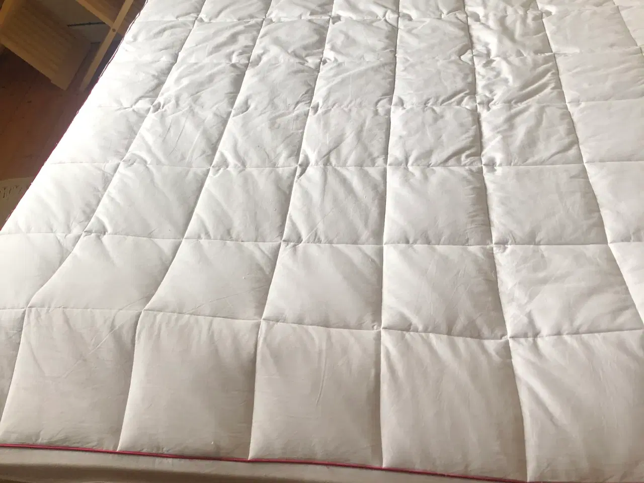 Billede 2 - Seng med meder mål200x140x45.