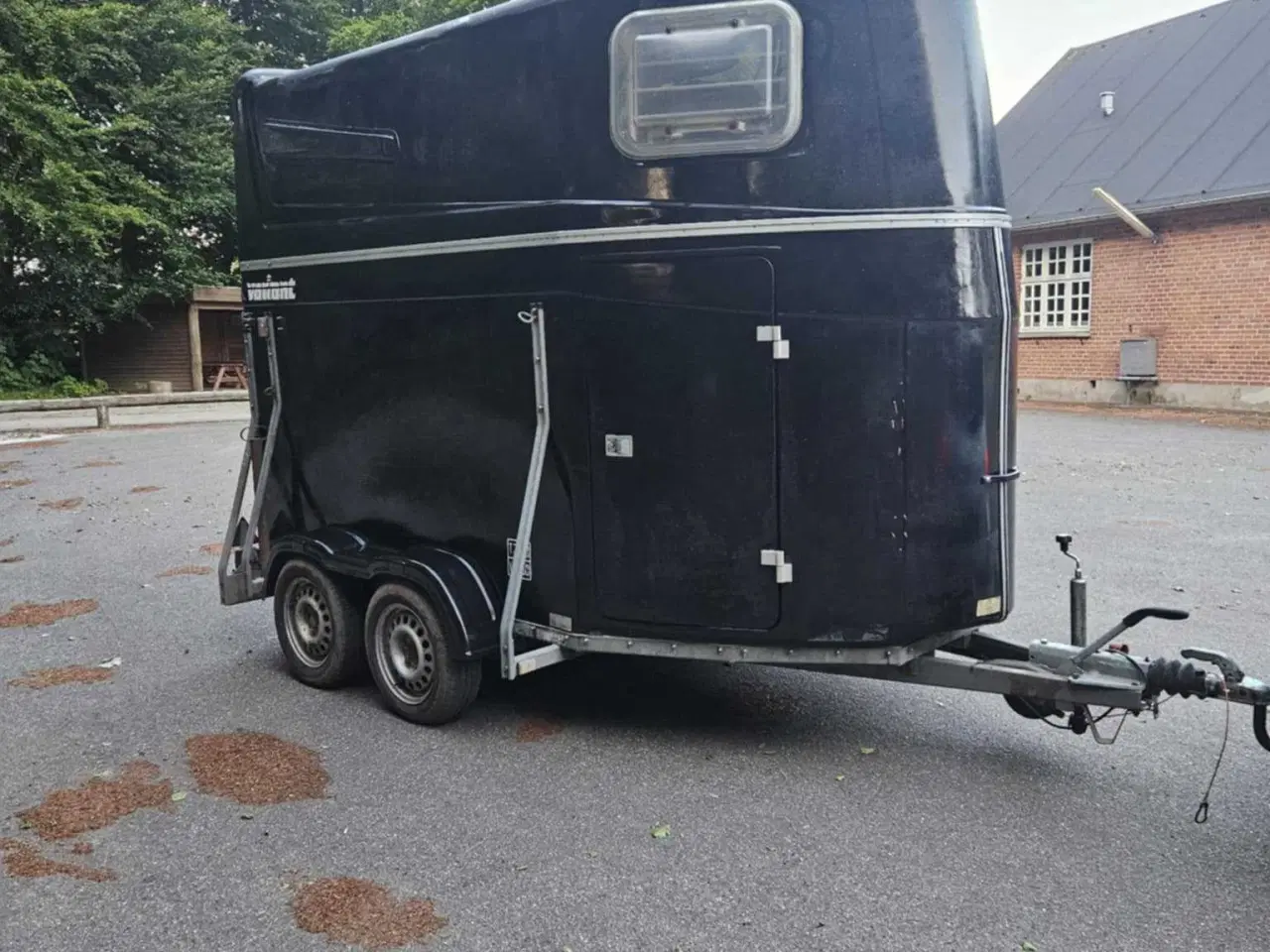 Billede 3 - Nysynet glasfiber hestetrailer med sadelrum