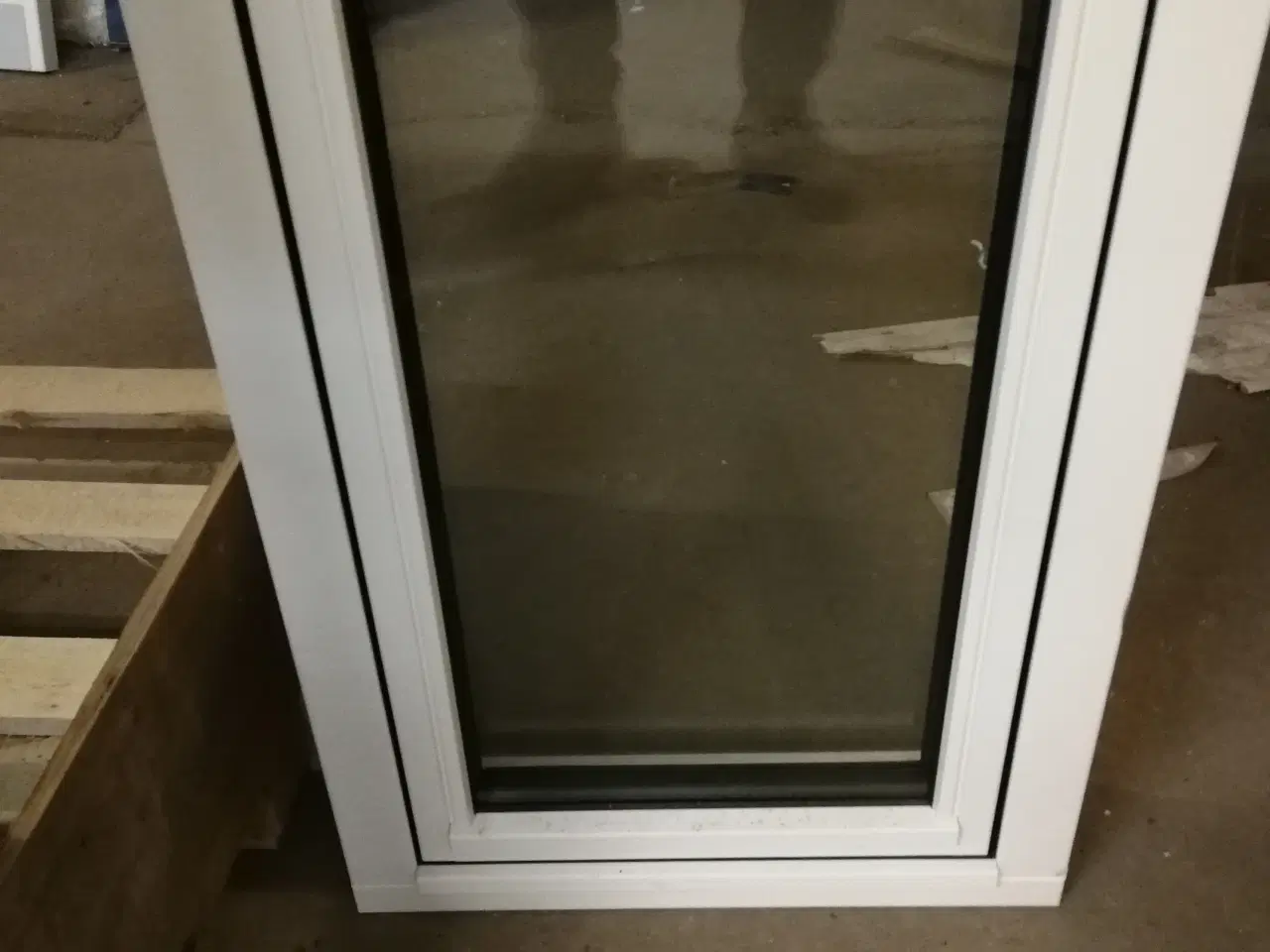 Billede 1 - NYT TRÆ/ALU M/3-LAGS GLAS, 62,3X81,8, KR. 1500