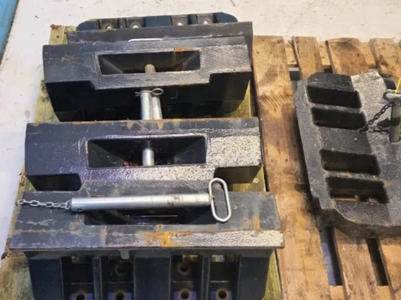 Billede 15 - Case Maxxum 145 Frontvægt Holder 82031499  (5 Stk)