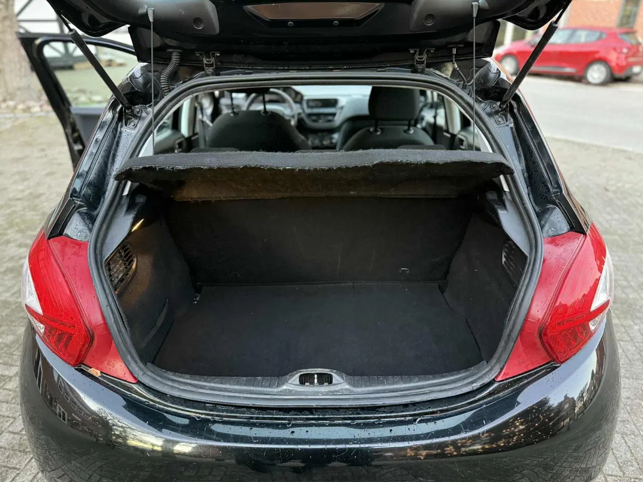 Billede 9 - 🚗 Peugeot 208 – 1.2 benzin – 176.000 km – 5-dørs 