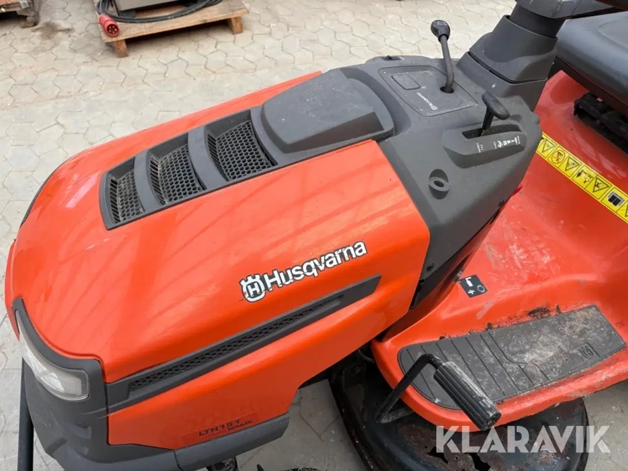 Billede 12 - Græsslåmaskine Husqvarna LTH151