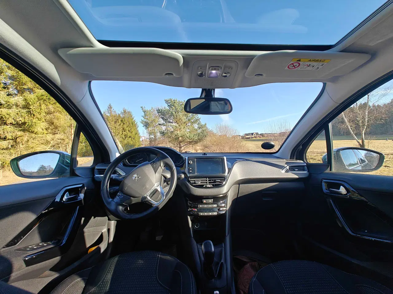 Billede 5 - Pæn og velholdt Peugeot 208