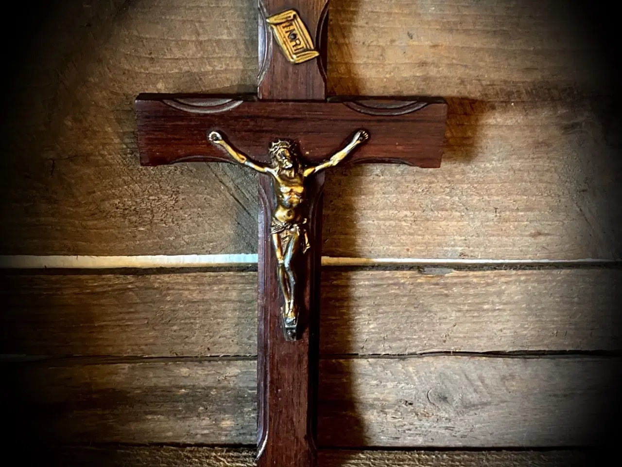 Billede 1 - * Jesus i bronze - på korset (9 cm)