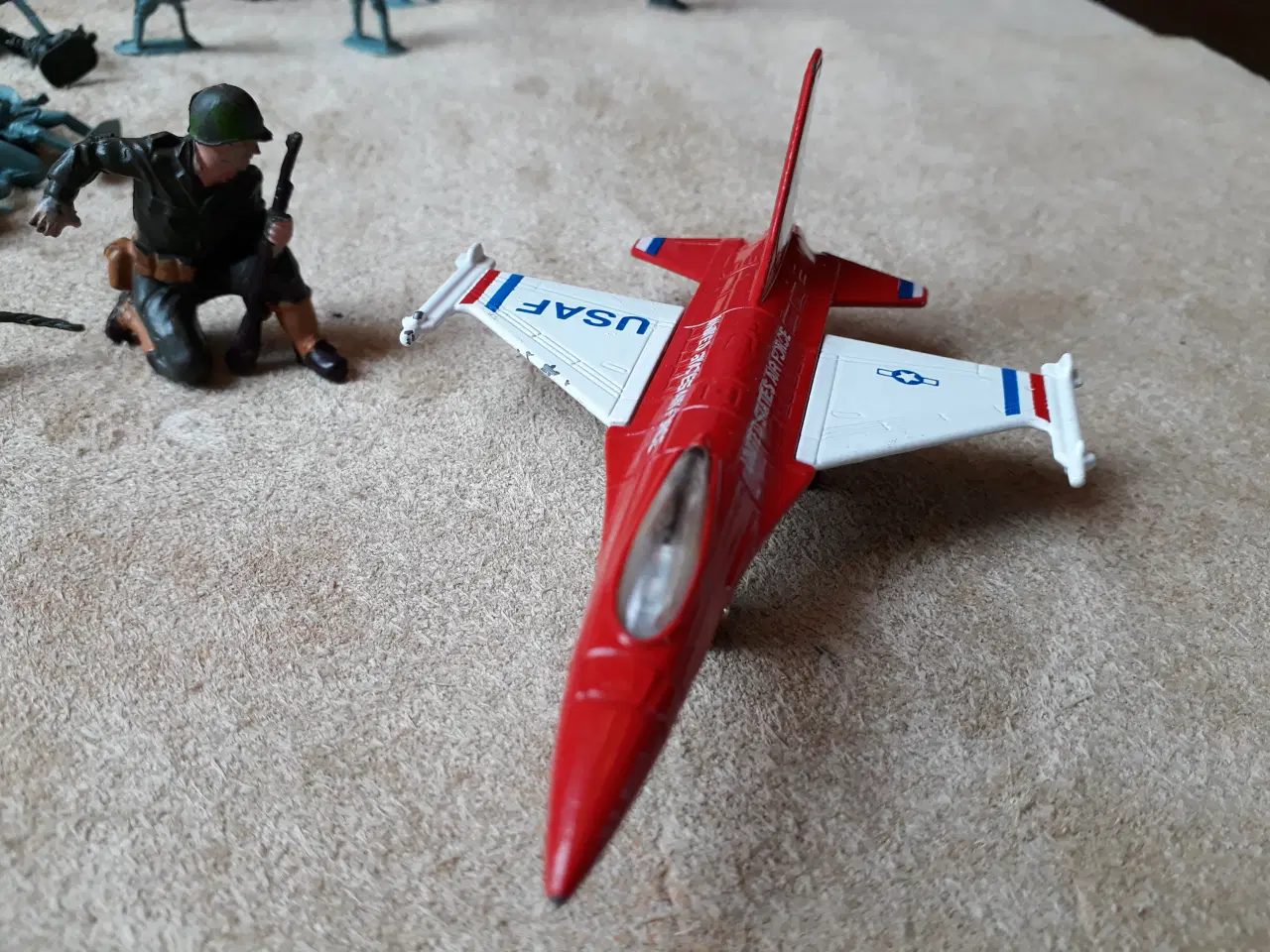 Billede 9 - Matchbox Air Force Fly og Soldater