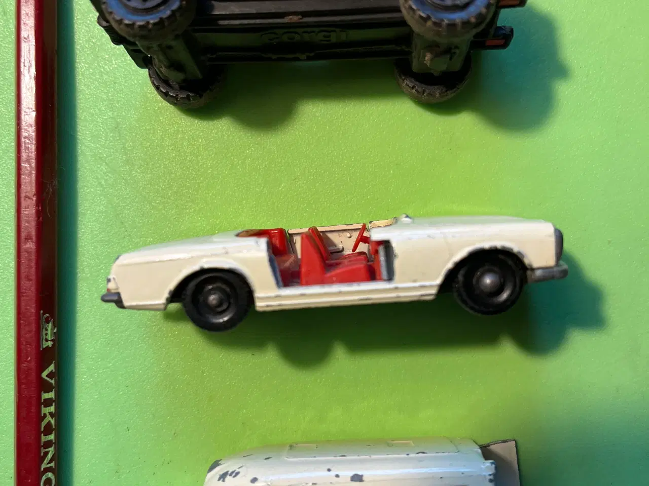 Billede 4 - 3+5 små legetøjsbiler. Giv bud.