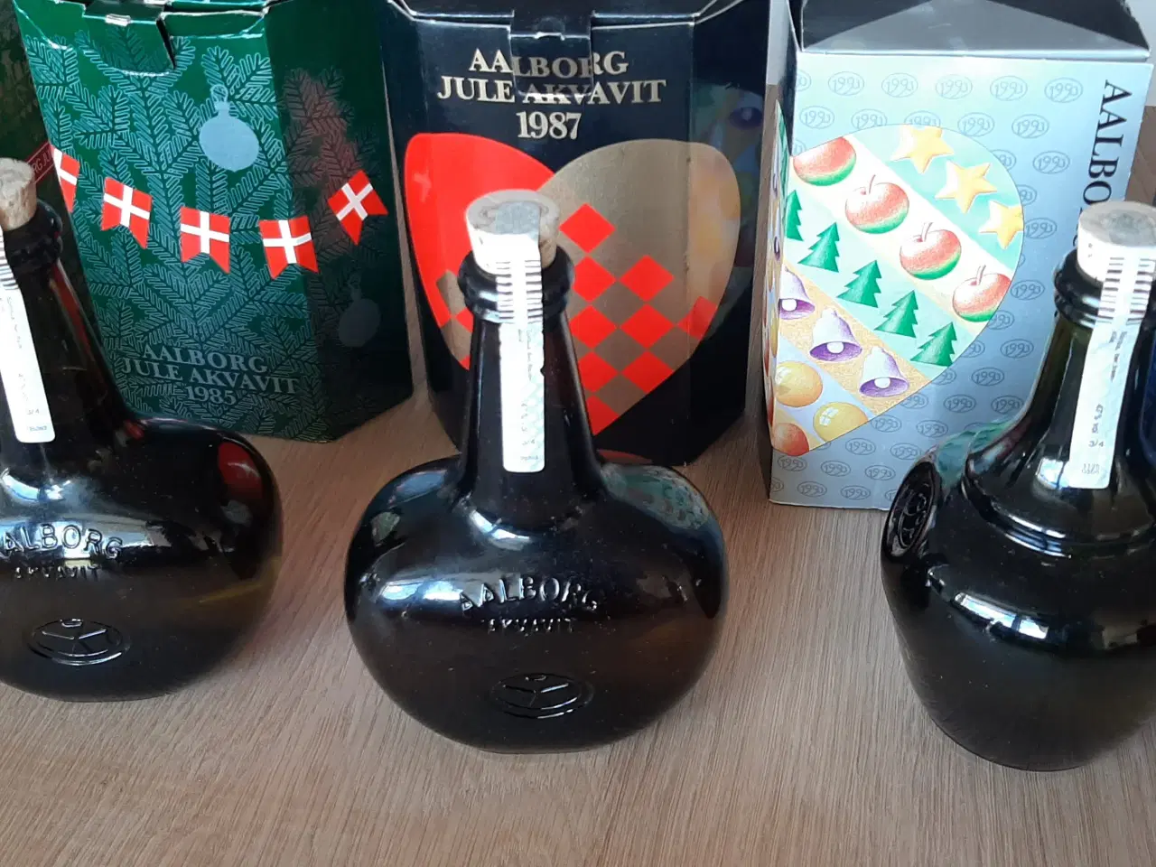 Billede 7 - Aalborg jule akvavit 11 stk. incl 100 år jubil