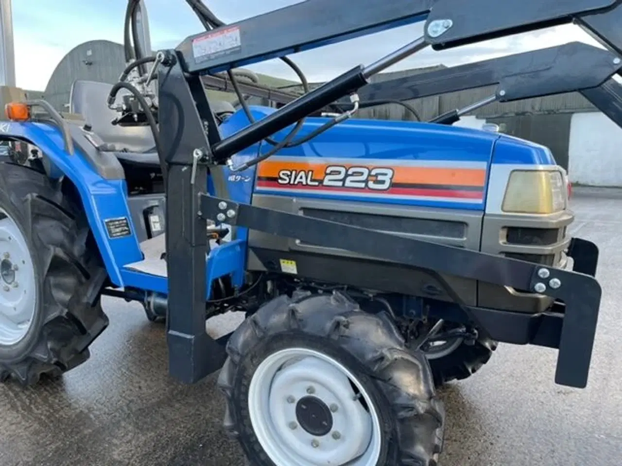 Billede 2 - Minitraktor - Iseki Landhope TF-22 & frontlæsser