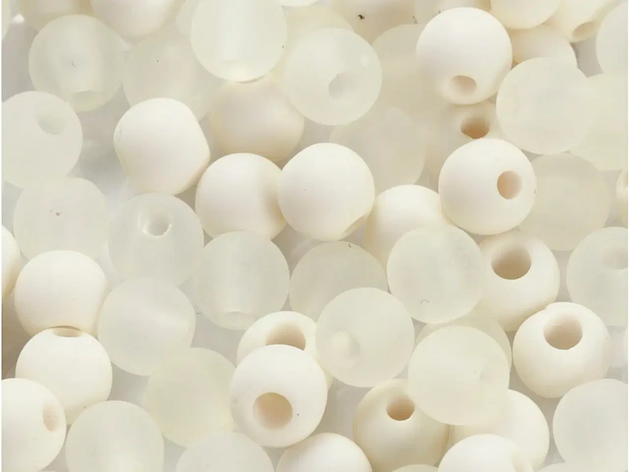 Billede 1 - Plastperler, diam. 6 mm, hulstr. 2 mm, creme, 40g/ 1 pk.