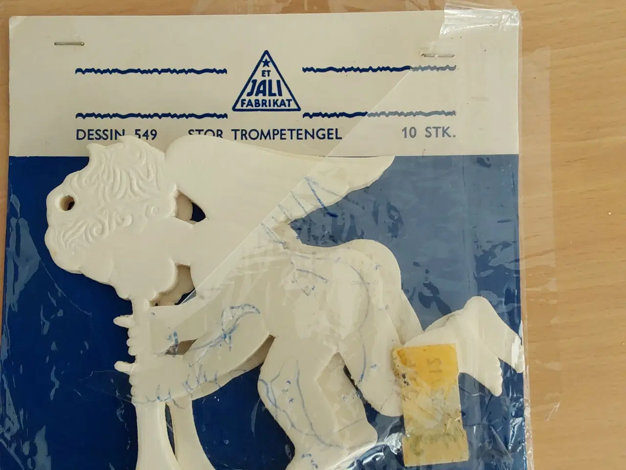 Billede 1 - Juleengle med trompet i karton, ubrugte