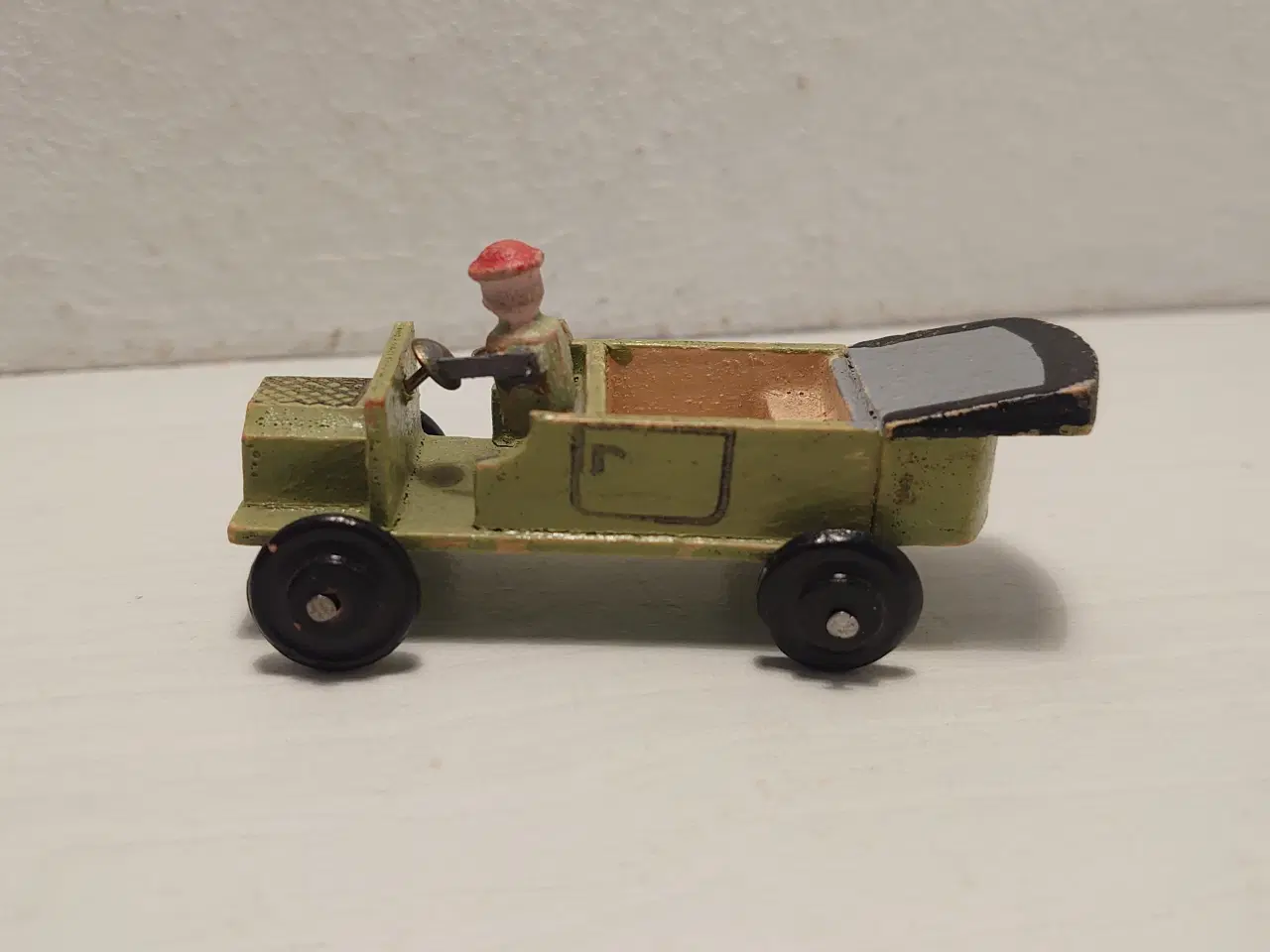 Billede 1 - Erzgebirge:Bil med kaleche og chauffør.Ca 1940.