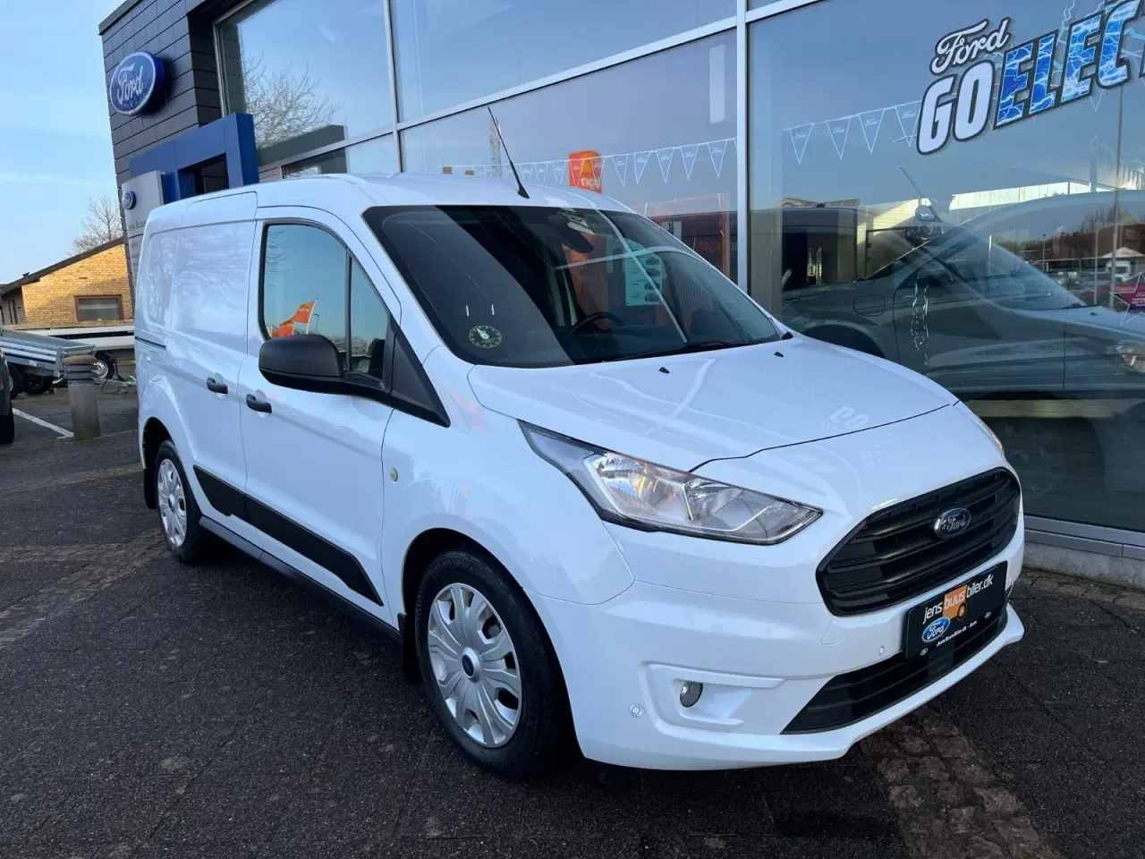 Billede 1 - Ford Transit Connect 1,5 TDCi 120 Trend kort