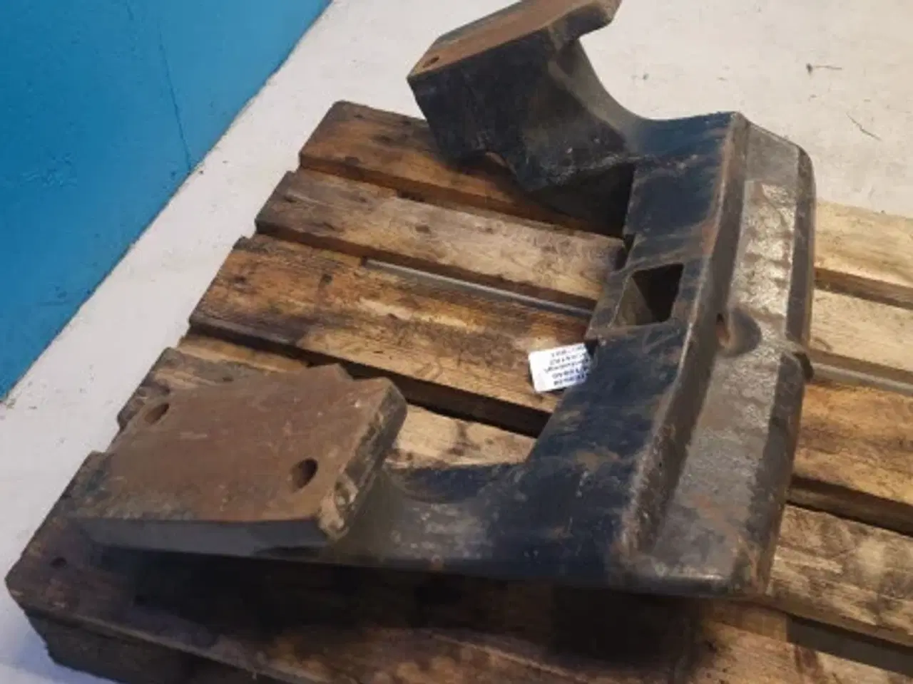 Billede 4 - New Holland T8040 Frontvægt 445041A2