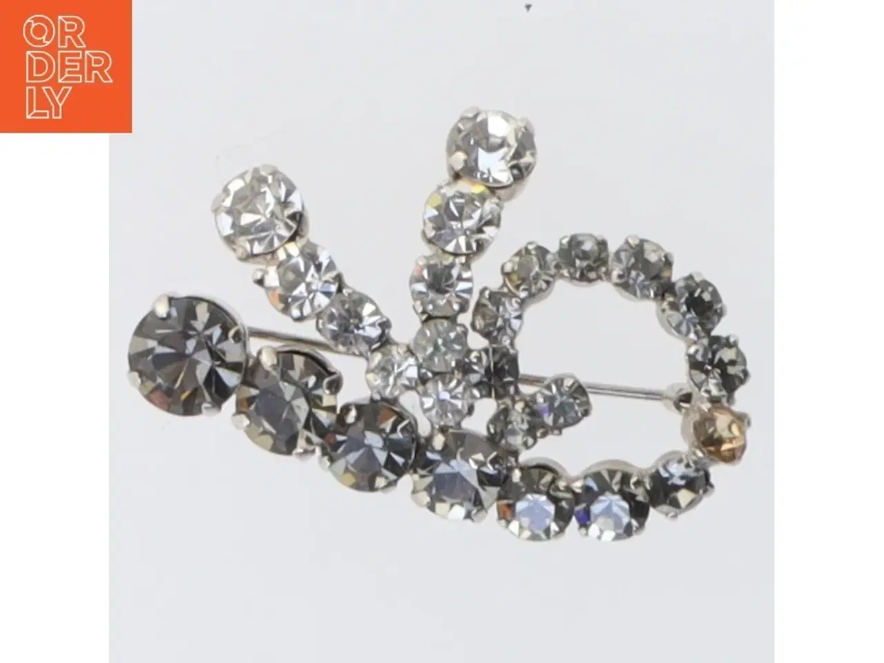 Billede 1 - Sølvfarvet broche med sten (str. 4 cm)